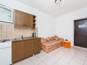 23945698-Ferienwohnung-4-Zaostrog-300x225-2