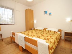 19129795-Ferienwohnung-4-Zarace-300x225-2