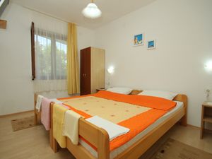 19128629-Ferienwohnung-4-Zarace-300x225-2