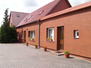 22371095-Ferienwohnung-4-Zarrendorf-300x225-1