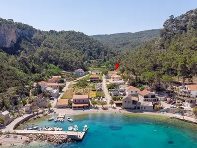 Ferienwohnung für 2 Personen in Zastražišće 1/10