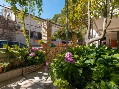 Ferienwohnung für 2 Personen in Zastražišće 10/10