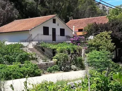 Ferienwohnung für 8 Personen in Zastražišće 2/10