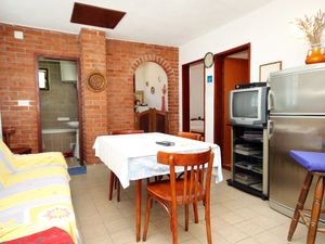 18321654-Ferienwohnung-5-Zavala-300x225-2