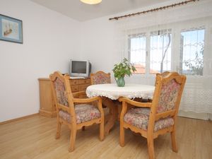 18510566-Ferienwohnung-5-Zavala-300x225-4