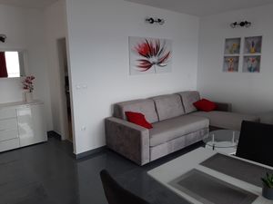 23539270-Ferienwohnung-4-Zavala-300x225-1