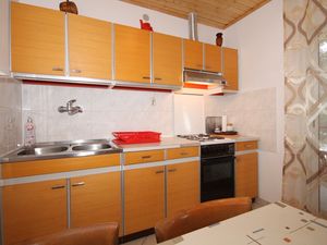 23930503-Ferienwohnung-6-Zavala-300x225-3