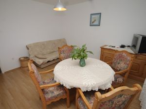 23930522-Ferienwohnung-5-Zavala-300x225-1