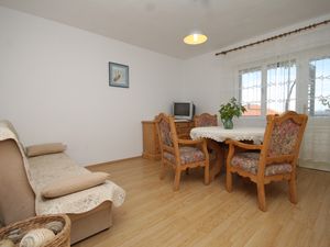 23930522-Ferienwohnung-5-Zavala-300x225-2