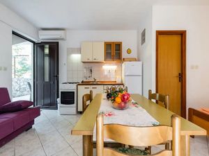 24058924-Ferienwohnung-2-Zavala-300x225-1