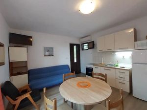 24058924-Ferienwohnung-2-Zavala-300x225-3