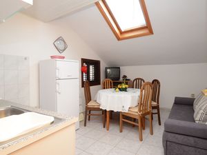 23931931-Ferienwohnung-5-Zavalatica-300x225-1