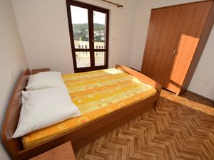 18693804-Ferienwohnung-6-Zavalatica-300x225-5