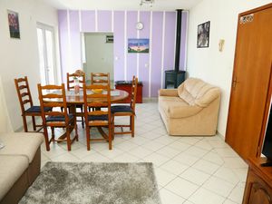 19308429-Ferienwohnung-6-Zavalatica-300x225-3