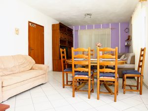 19308429-Ferienwohnung-6-Zavalatica-300x225-4