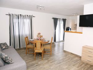 21720457-Ferienwohnung-4-Zavalatica-300x225-2