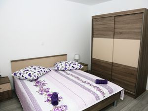 21720457-Ferienwohnung-4-Zavalatica-300x225-5