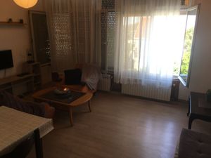 23930610-Ferienwohnung-8-Zavalatica-300x225-4