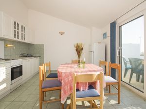 23925857-Ferienwohnung-6-Zavalatica-300x225-5