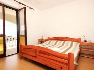 23926119-Ferienwohnung-6-Zavalatica-300x225-4