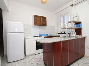 23930681-Ferienwohnung-5-Zavalatica-300x225-3