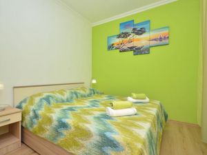 23931132-Ferienwohnung-3-Zavalatica-300x225-5