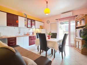 23931129-Ferienwohnung-5-Zavalatica-300x225-1