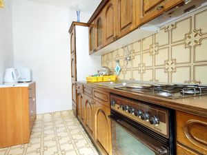 23927758-Ferienwohnung-4-Zavalatica-300x225-5