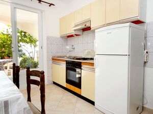 23927782-Ferienwohnung-4-Zavalatica-300x225-2