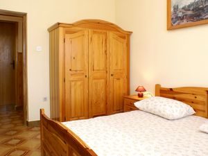 23927781-Ferienwohnung-4-Zavalatica-300x225-4