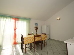 23925856-Ferienwohnung-6-Zavalatica-300x225-2