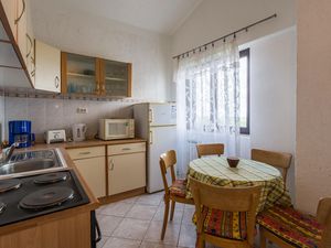 23732411-Ferienwohnung-4-Zbandaj-300x225-5