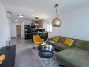 24039367-Ferienwohnung-2-Zbandaj-300x225-1