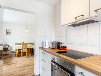 KITCHEN, INSIDE