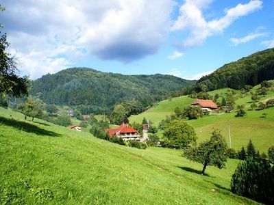 Blick aufs unseren Bauernhof und Obertal