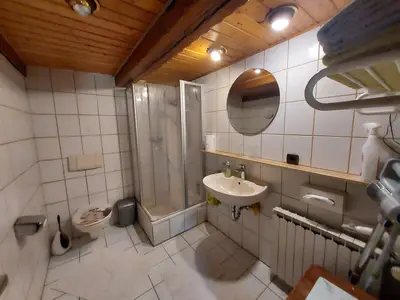 INSIDE, BATHROOM