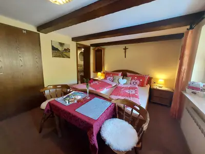 BEDROOM, INSIDE, OUTSIDE