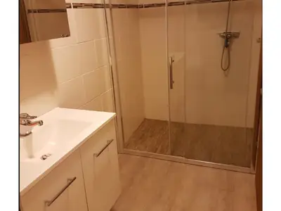 INSIDE, BATHROOM