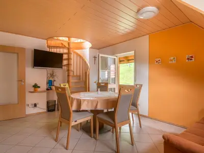 Photo, INSIDE, OUTSIDE