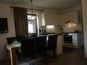 23536599-Ferienwohnung-4-Zell am See-300x225-4