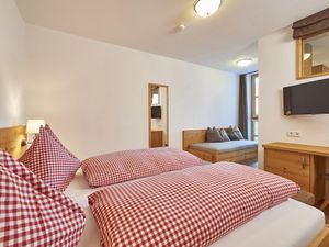 18987737-Ferienwohnung-6-Zell am See-300x225-5