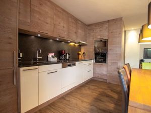 23543280-Ferienwohnung-8-Zell am See-300x225-2