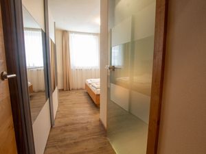 23543280-Ferienwohnung-8-Zell am See-300x225-4