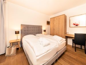 23981981-Ferienwohnung-6-Zell am See-300x225-1