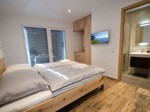 19088551-Ferienwohnung-8-Zell am See-300x225-3