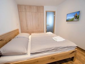 19088550-Ferienwohnung-4-Zell am See-300x225-4