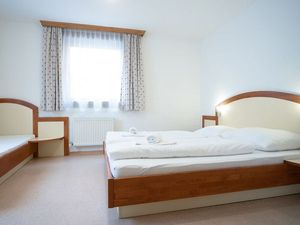 19240966-Ferienwohnung-7-Zell am See-300x225-4