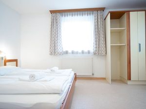 19240976-Ferienwohnung-8-Zell am See-300x225-5