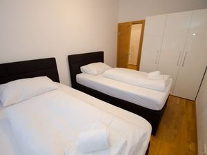 19307179-Ferienwohnung-8-Zell am See-300x225-3