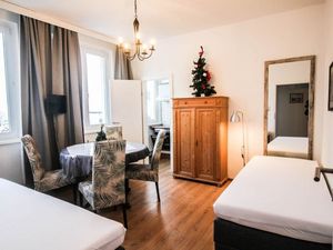 22165839-Ferienwohnung-4-Zell am See-300x225-2